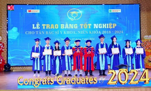 ĐH Nam Cần Thơ trao bằng tốt nghiệp cho 205 tân bác sĩ y khoa khóa I