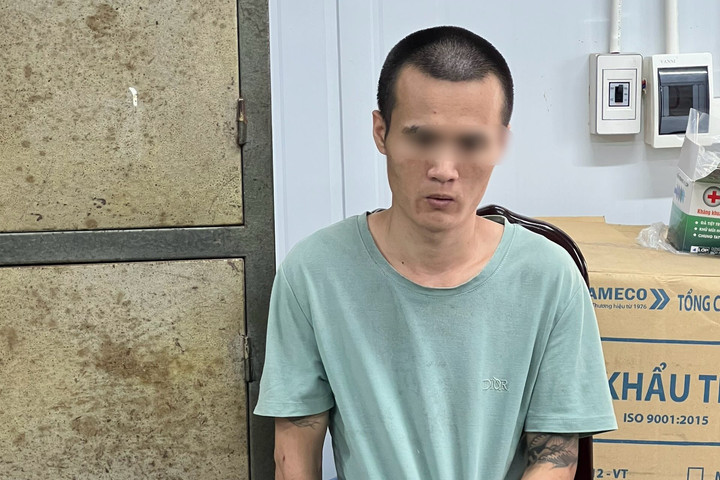 Đâm thương vong 2 cháu họ đang chơi trong nhà