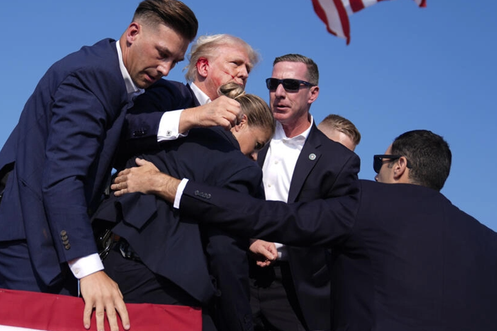 Ông Donald Trump là mục tiêu của một vụ ám sát