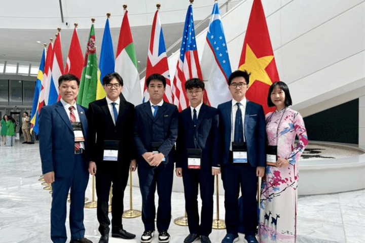 Việt Nam đoạt 4 Huy chương Vàng, Bạc tại Olympic Sinh học quốc tế năm 2024