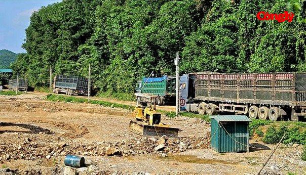 Tuyên Quang: Đường liên thôn oằn mình gánh các đoàn xe tải trọng lớn