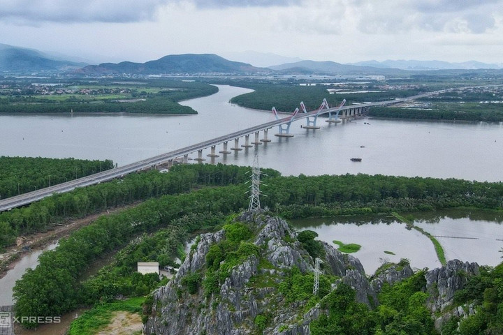 Thông xe cầu Bến Rừng nối Hải Phòng với Quảng Ninh