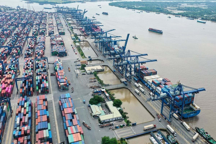 Đến giữa tháng 7, xuất nhập khẩu hàng hóa đạt hơn 402 tỷ USD