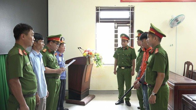 Đâm trọng thương người khác do giành mối bỏ nem chả