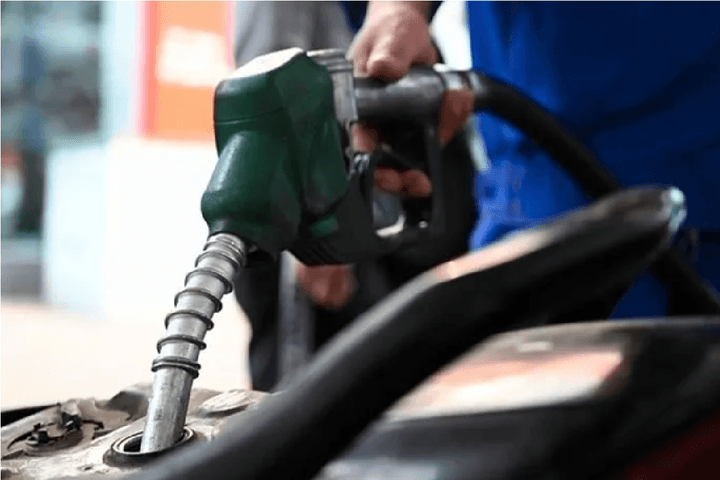 Thu hồi giấy phép phân phối xăng dầu của 2 thương nhân