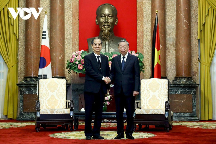 Chủ tịch nước Tô Lâm tiếp Thủ tướng Hàn Quốc Han Duck Soo