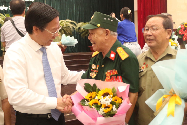 TP.HCM họp mặt người có công nhân 77 năm Ngày Thương binh - Liệt sĩ