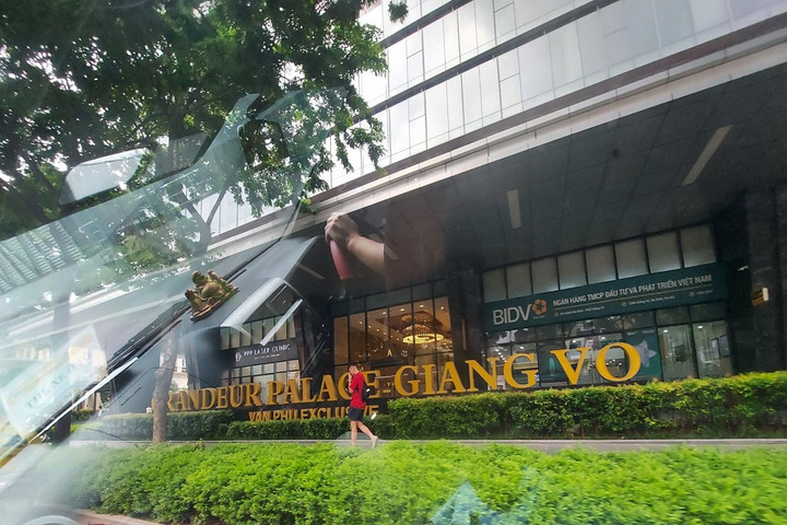 UBND phường Kim Mã phản hồi vụ Chung cư Grandeur Palace gửi xe ô tô 1 giờ, bị tính phí 200.000 đồng