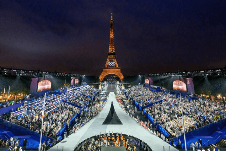 Lễ khai mạc Olympic Paris 2024: Màn trình diễn tuyệt đẹp dưới mưa