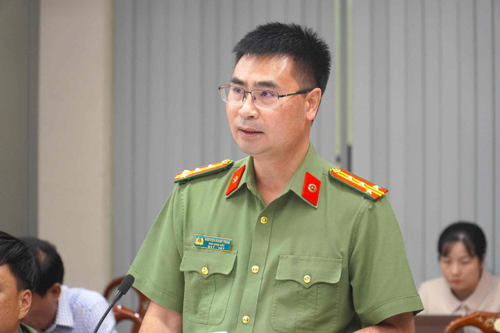 Sử dụng hơn 100 tài khoản để lừa 171 tỉ đồng của nguyên Chủ tịch huyện