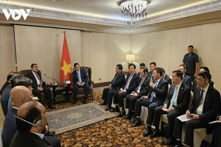 Thủ tướng làm việc với lãnh đạo tập đoàn dầu thô và khí đốt lớn nhất Ấn Độ