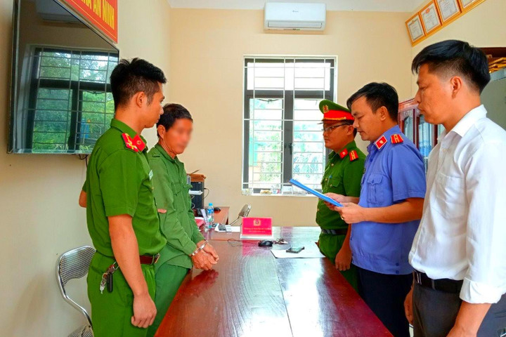 Mâu thuẫn trong lúc nhậu, dùng dao chém em trai trọng thương