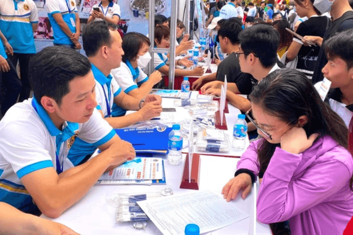 Không nộp lệ phí xét tuyển, có mất cơ hội vào đại học?