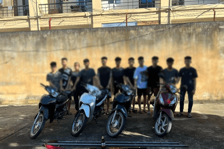 Cha mẹ cần làm gì để con không bị bạn xấu lôi kéo?