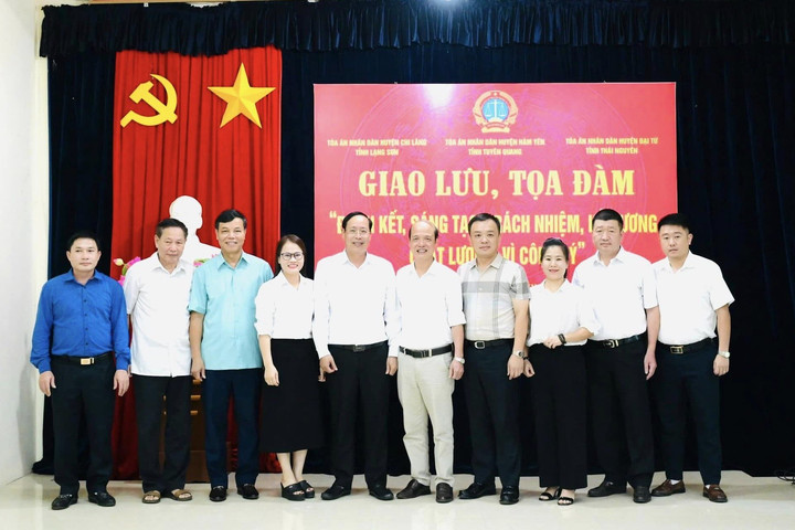 Tăng cường tình đoàn kết TAND các huyện