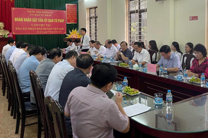 Đoàn khảo sát của Ủy ban Tư pháp Quốc hội làm việc với TAND huyện Yên Sơn