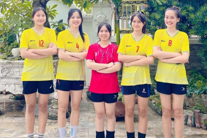 5 học sinh huyện miền núi đạt huy chương vàng môn bóng chuyền nữ Hội khoẻ Phù Đổng toàn quốc