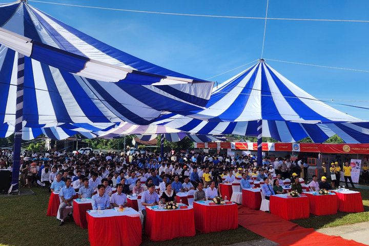 Ngày hội tư vấn, tuyển sinh giáo dục nghề nghiệp cho học sinh, người lao động năm 2024 tại Nam Đông