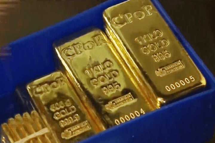 Giá vàng hôm nay 14/8: Giảm nhẹ vì áp lực chốt lời