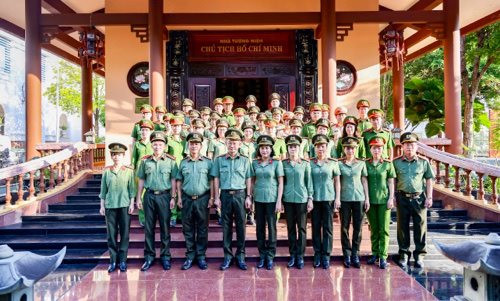 Nữ Công an TP Cần Thơ năng động, sáng tạo trong tình hình mới