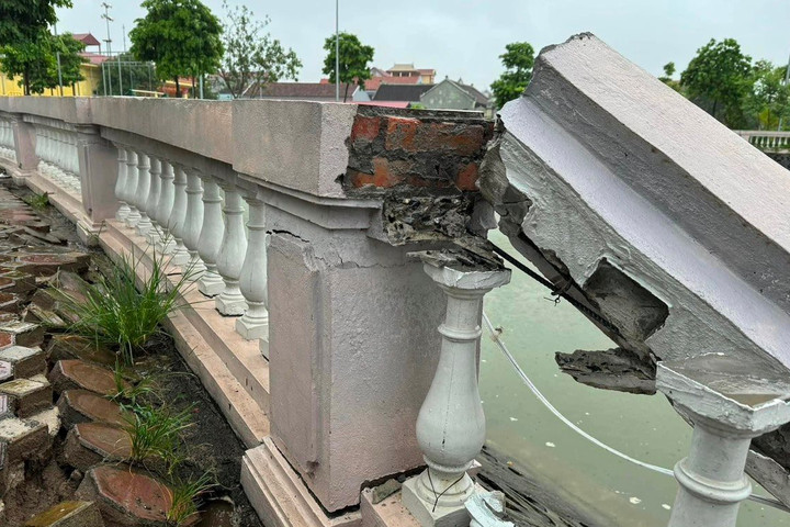 Bất thường dự án bờ kè 13 tỷ ở xã Bắc Hồng (Đông Anh, Hà Nội): Trong 3 năm đã bị sạt lở 2 lần