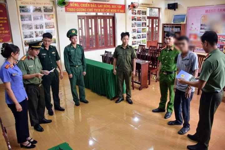 Bắt tạm giam chủ tàu cá đưa người xuất cảnh trái phép