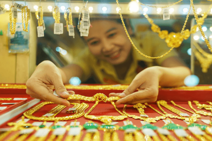 Giá vàng hôm nay 20/8: SJC bỗng vọt tăng 1 triệu đồng cả hai chiều