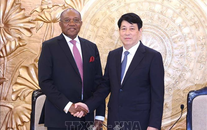 Thường trực Ban Bí thư tiếp Đoàn Đảng Phong trào Nhân dân Giải phóng Angola