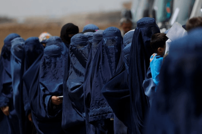 Taliban ban hành luật cấm phụ nữ nói và để hở mặt ở nơi công cộng