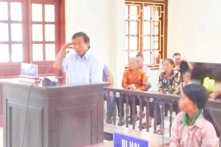 Tuyên phạt người đàn ông hành hạ con gái ruột