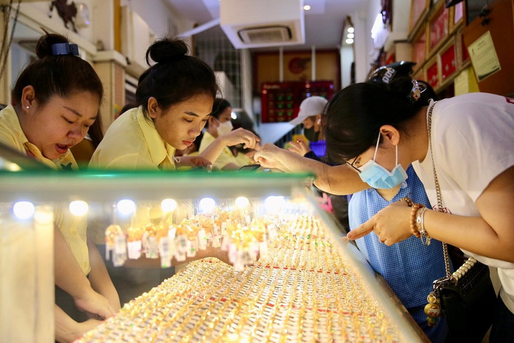 Giá vàng hôm nay 29/8: Duy trì ở mức cao
