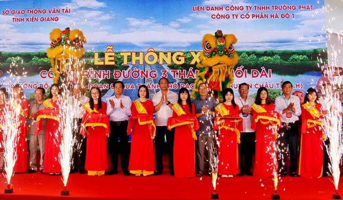Kiên Giang: Thông xe dự án thành phần đường bộ ven biển
