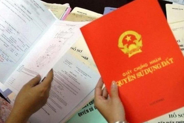 Sổ đã cấp cho hộ gia đình thì Luật Đất đai 2024 xử lý thế nào?