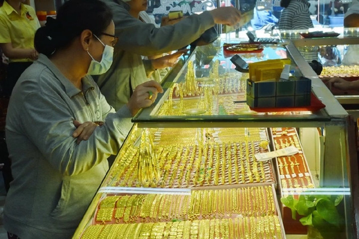 Giá vàng hôm nay 9/9: Vàng nhẫn đảo chiều đi xuống