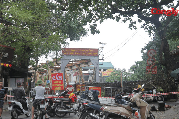Hà Nội cấm xe qua cầu Long Biên