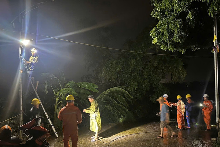 Cập nhật tình hình thiệt hại và công tác khắc phục sự cố lưới điện sau bão số 3