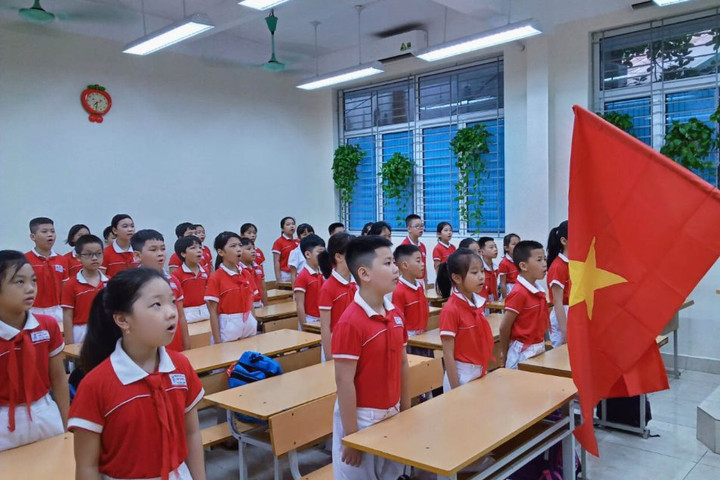 Quảng Ninh: Học sinh 12/13 địa phương trở lại trường học sau bão số 3