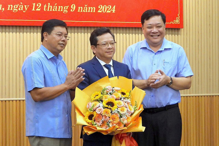 Phó trưởng Ban Kinh tế Trung ương giữ chức Phó Bí thư Tỉnh ủy Cà Mau
