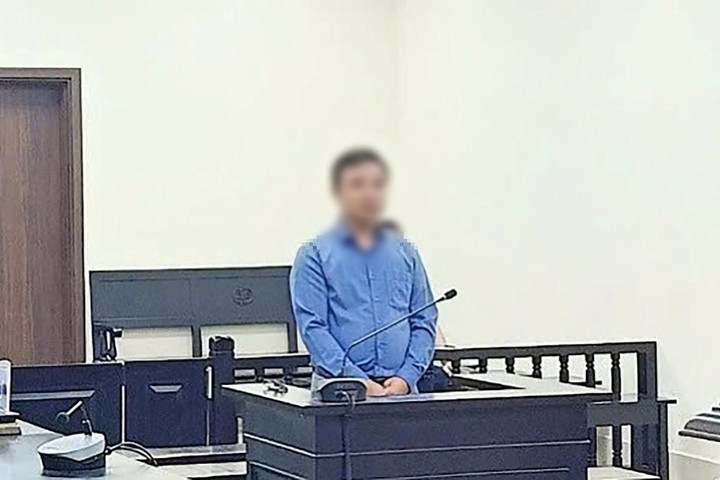 Lừa "chạy" giấy phép xuất khẩu quặng titan, chiếm đoạt tiền tỷ
