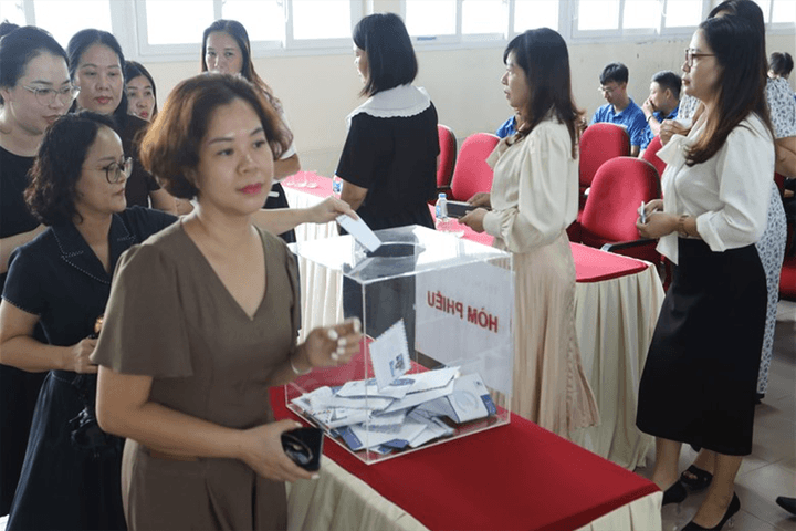 Trường Đại học Điện lực chung tay hỗ trợ đồng bào bị thiệt hại do bão Yagi