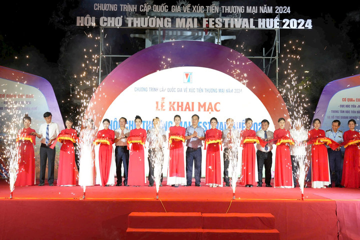 Khai mạc hội chợ thương mại Festival Huế 2024