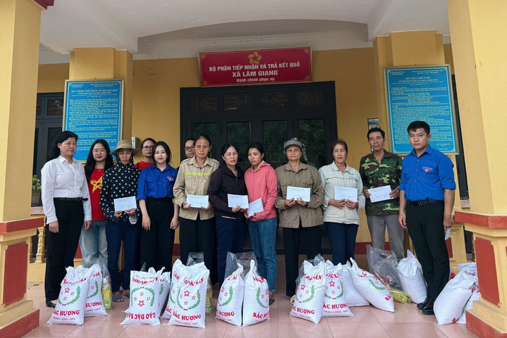 Đoàn Thanh niên Vụ Tổng hợp TANDTC góp sức hỗ trợ đồng bào bị thiệt hại do bão số 3