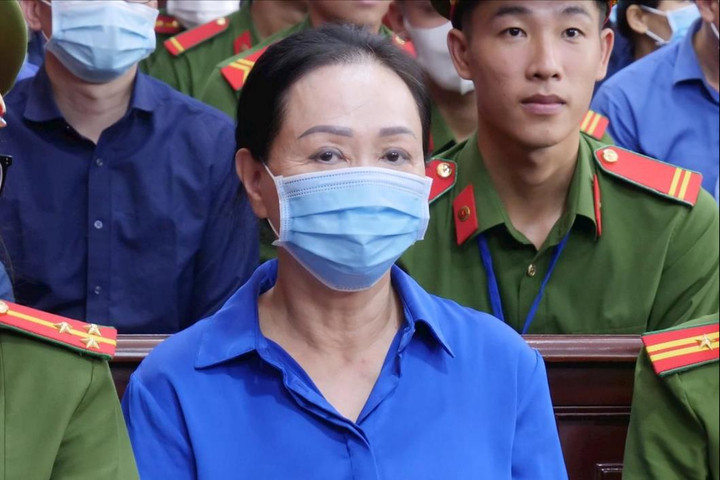 Tòa chuyển C03 tiếp tục làm rõ nhiều 'khoản nợ' của Trương Mỹ Lan
