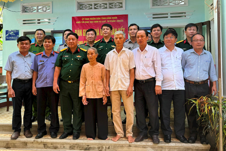 Bình Định: Khối thi đua Nội chính tỉnh tổ chức Lễ bàn giao nhà Đại đoàn kết
