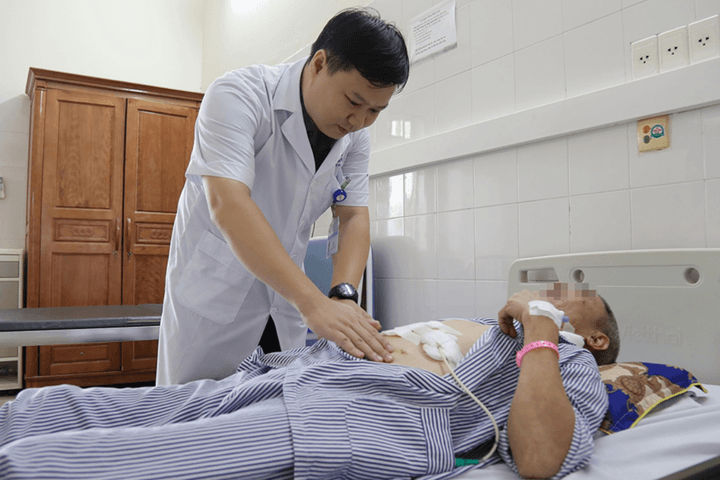 Đảm bảo cung ứng, kiểm soát chặt chẽ giá thuốc cứu chữa người bị thương, bị bệnh sau mưa bão