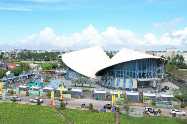 Nhà hát Cao Văn Lầu (Bạc Liêu): Điểm du lịch tiêu biểu ĐBSCL năm 2024