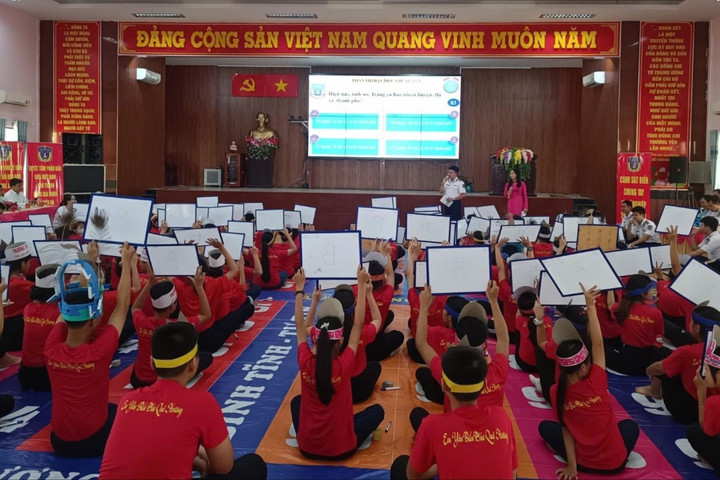 Chung kết cuộc thi “Em yêu biển, đảo quê hương”