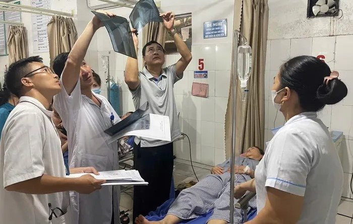 Bộ Y tế giao Bệnh viện Việt Đức và Bạch Mai hỗ trợ cấp cứu các nạn nhân sạt lở tại Hà Giang