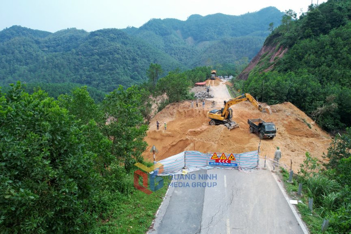 Nỗ lực khắc phục điểm sạt lở trên QL18B để thông xe kỹ thuật vào cuối tháng 10