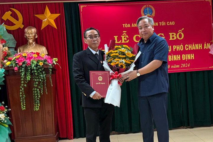 Trao Quyết định bổ nhiệm Phó Chánh án TAND tỉnh Bình Định